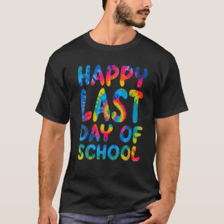 Vrolijke laatste dag van de school, studenten en d t-shirt