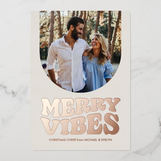 Vrolijke vibes leuk retro foto roos gouden kerst folie feestdagenkaart (Voorkant)