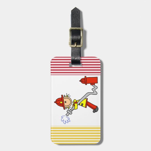 Vrouw brandweerman met T-shirts en schenkingen Bagagelabel (Voorkant verticaal)