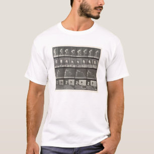 Vrouw die een emmer water gooit, bord 401 uit " t-shirt
