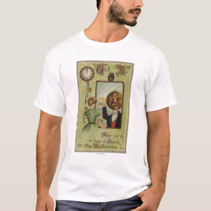 Vrouw die naar het Man van Pumpkin kijkt in Mirror T-shirt