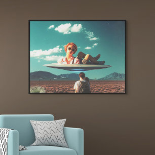 Vrouw die ontspant op UFO in de woestijn Canvas Afdruk