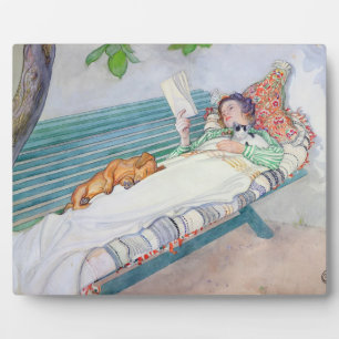 Vrouw die op een bank ligt, 1913 (m/c op papier) fotoplaat