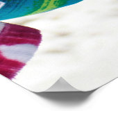 Vrouw die op zonlounger ligt en haar gezicht bedek poster (Hoek)