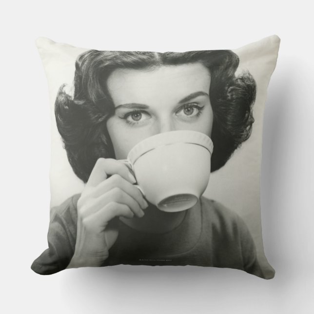 Vrouw Drink Kussen (Voorkant)