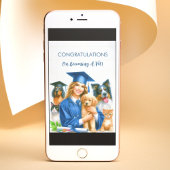 Vrouw feliciteert dierenarts met honden kaart