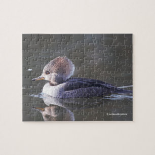 Vrouw Geboste Merganser Duck bij de Pond Legpuzzel