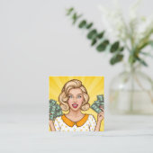 Vrouw houdt geld vast vierkante visitekaartje (Staand voorkant)