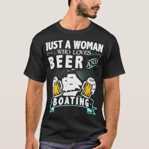 Vrouw houdt van bier varen zeilboot t-shirt