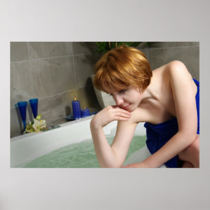 Vrouw in badkamer poster