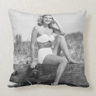 Vrouw in Bikini Kussen