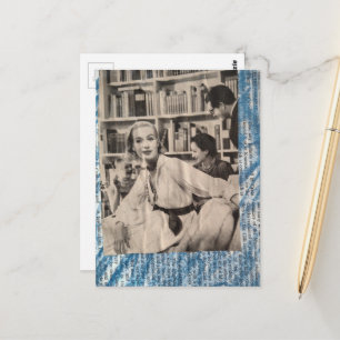 Vrouw in de bibliotheek in het tijdperk van de jar briefkaart