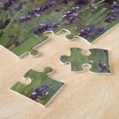 Vrouw in een lavendelveld  legpuzzel (Zijkant)