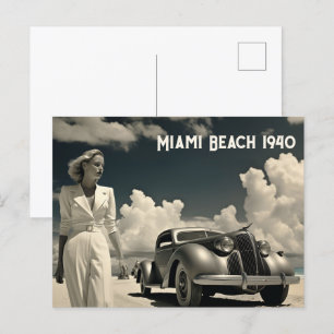 Vrouw in het wit wandelen op het strand in Miami Briefkaart