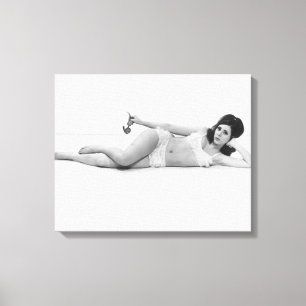 Vrouw in zwemkleding canvas afdruk