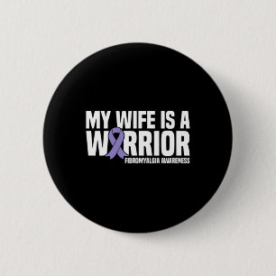 Vrouw is een krijger van fibromyalgie bewustzijn ronde button 5,7 cm