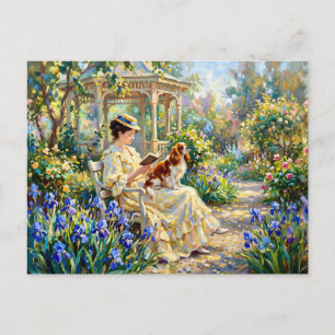 Vrouw lezend in tuin met Cavalier King Charles Spa Briefkaart