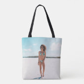 Vrouw met bikini op zand draagtas (Achterkant)