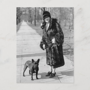 Vrouw met Franse Bulldog, 1920 Briefkaart