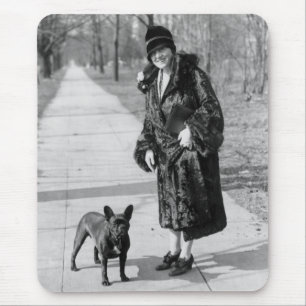 Vrouw met Franse Bulldog, 1920 Muismat