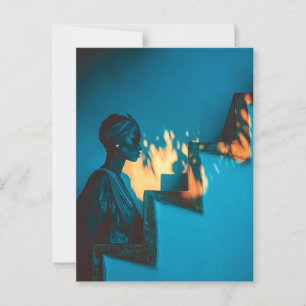 Vrouw met hoofddoek, stenen treden, blauwe muur briefkaart