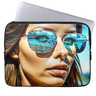  vrouw met reflectie van strandzonnebril laptop sleeve