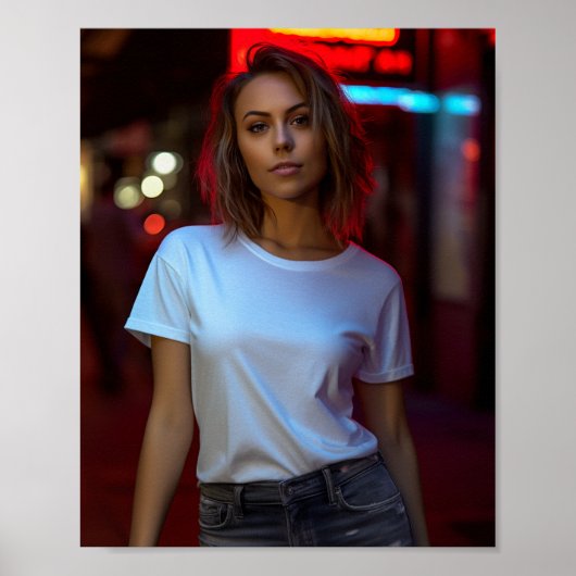 Vrouw model met een blanco wit Gildan t-shirt Poster (Voorkant)