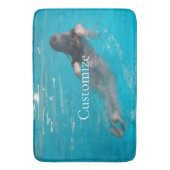 Vrouw model zwemmen Thunder_Cove Badmat (Voorkant Verticaal)