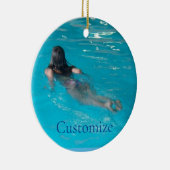 Vrouw model zwemmen Thunder_Cove Keramisch Ornament (Rechts)