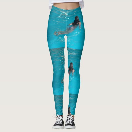 Vrouw model zwemmen Thunder_Cove Leggings (Voorkant)