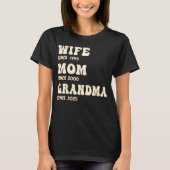 Vrouw Moeder Oma Gepersonaliseerd Al Jaren Groovy T-shirt (Voorkant)