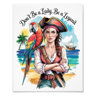 Vrouw Pirate Buccaneer Beauty op het dek Foto Afdruk