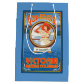Vrouw Riding Ferry - Victoria, BC Canada Medium Cadeauzakje (Achterkant)