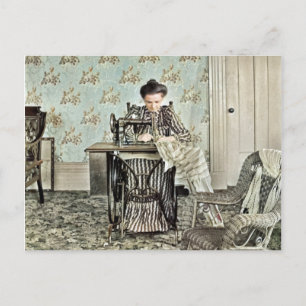 Vrouw van 1890 bij naaimachine Foto geblindeerd Feestdagenkaart