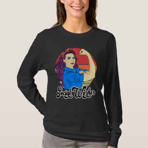 Vrouw van maatschappelijk werkers  Kaspier Sterke  T-shirt
