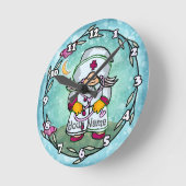 Vrouw Verpleegkundige aangepaste Gnome Klok (Hoek)