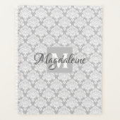 Vrouwelijk Grijs & Wit Damask Naam Monogram Planner (Voorkant)