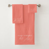Vrouwelijk Meisje Koraal Signature Script Monogram Bad Handdoek (Insitu)