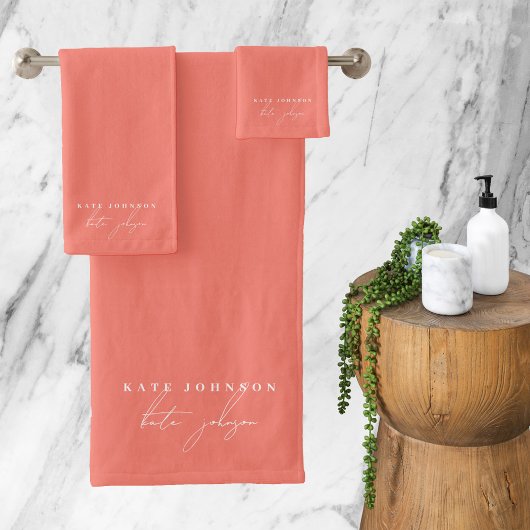 Vrouwelijk Meisje Koraal Signature Script Monogram Bad Handdoek