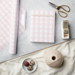 Vrouwelijke baby shower pastel roze geruit & geblo cadeaupapier