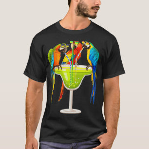 Vrouwelijke parrots Drink Margarita op Summer Vaca T-shirt
