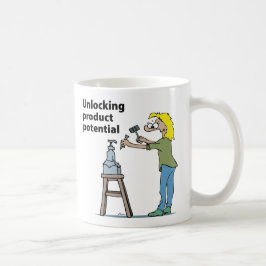Vrouwelijke productontwerper koffiemok