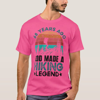 Vrouwen 68ste verjaardag wandelaar berg 68 jaar ou t-shirt