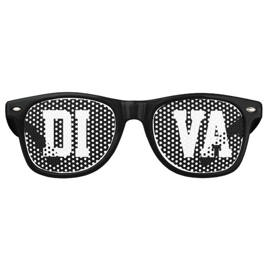 Vrouwen Cool Zwart Bold Letter Diva Retro Zonnebril (Voorkant)