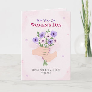 Vrouwen die een waterverf bloemenboeket vasthouden feestdagen kaart