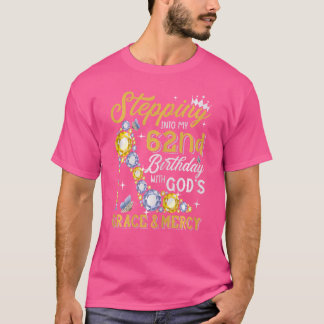 Vrouwen die mijn 62e verjaardag betreden met Gods T-shirt