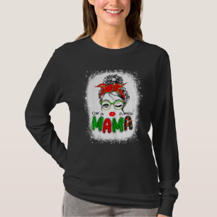 Vrouwen hebben er één in een meloen-mamma geblazen t-shirt