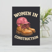 Vrouwen in de bouw met werkschoenen en veiligheids kaart (Staand voorkant)
