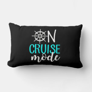 Vrouwen in de cruisebranche kussen