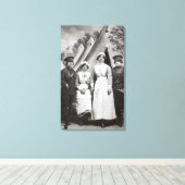 Vrouwen in oorlog, 1914-18 canvas afdruk (Insitu (Houten vloer))